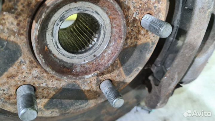 Кулак поворотный передний правый Nissan X-Trail