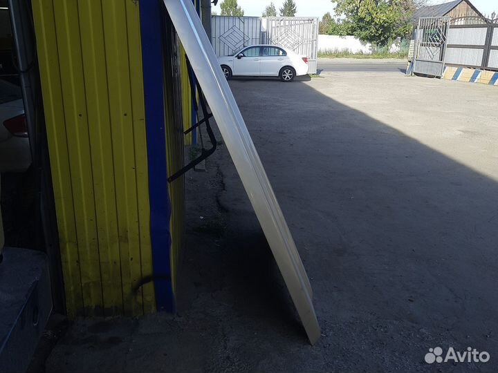 Крышка багажника тойота тундра