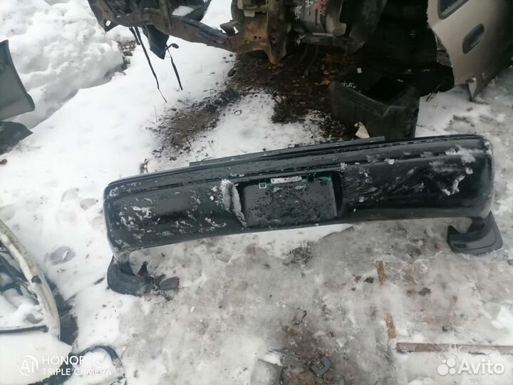 Задний бампер dodge neon 1