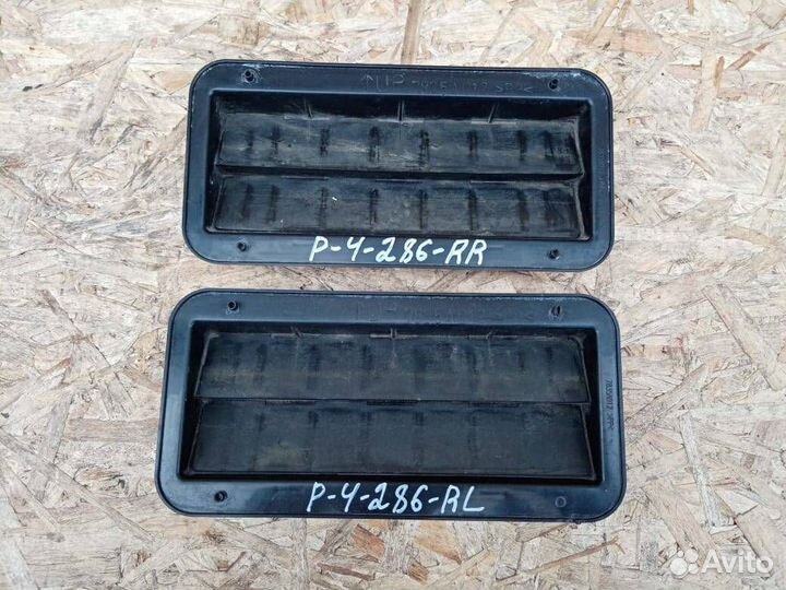 Заглушка заднего крыла нижняя Mitsubishi Pajero 4