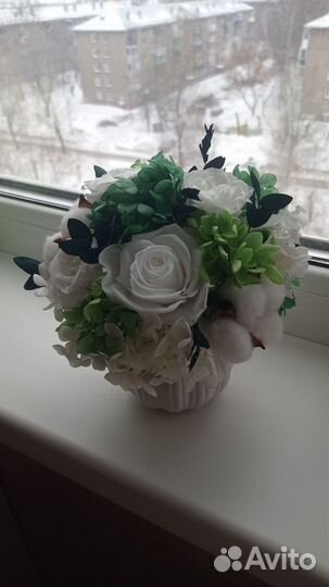 Букет из стабилизированных роз и гортензии