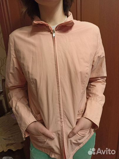 Ветровка женская