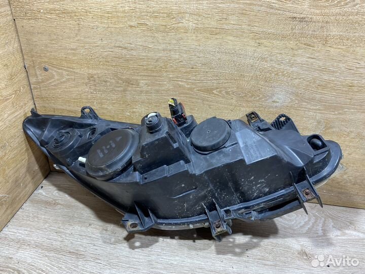 Фара передняя левая Peugeot 307 рест 142472