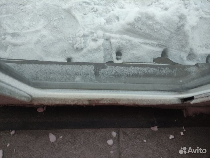 Алюминиевая двустворчатая дверь б/у