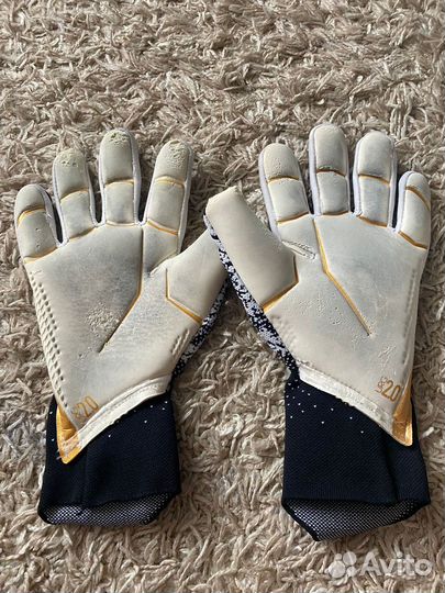 Перчатки вратарские Adidas Predator