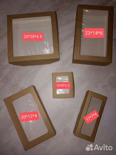 Коробка крафт с окном, наполнитель в ассортименте