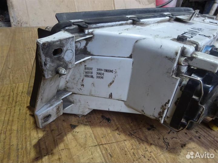 Фара правая skoda Octavia (A4 1U) 2000-2011