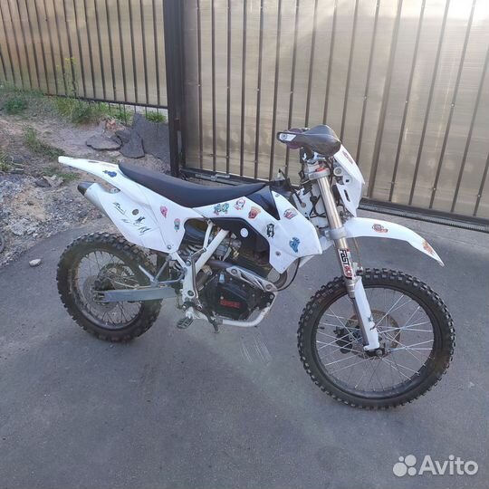 Мотоцикл BSE Z1-150