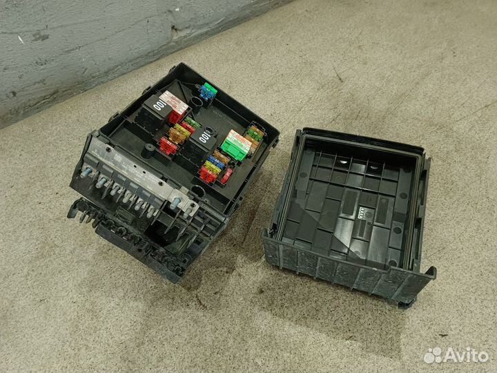 Блок реле под капотом для Volkswagen Tiguan 1 NF