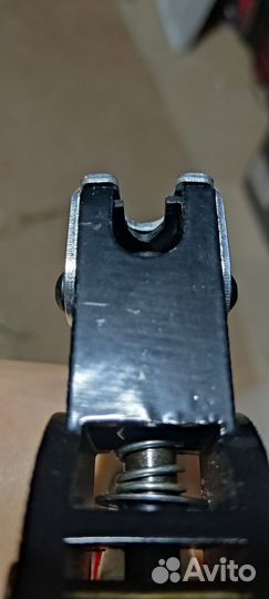 Пистолет для дюбелей Молли