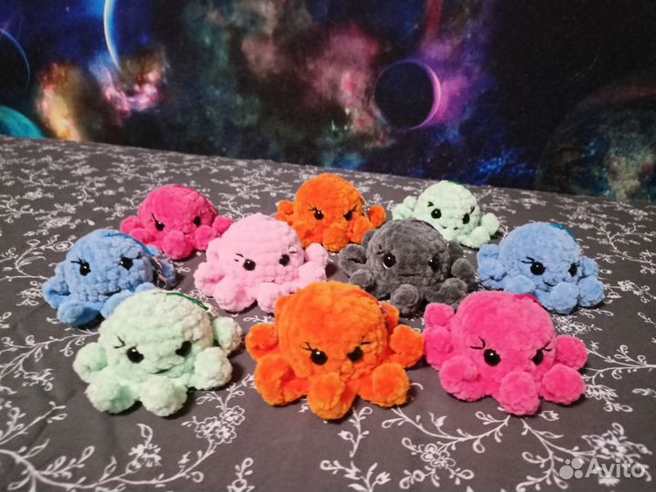 Вязаная игрушка брелок