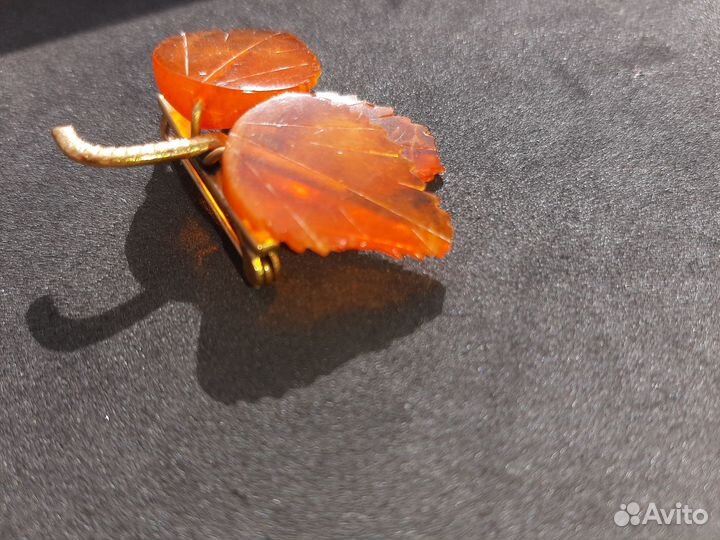 Брошь винтаж янтарные листики СССР