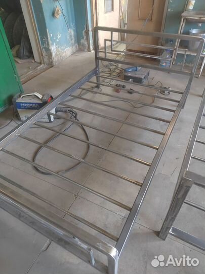 Кровать лофт из металла