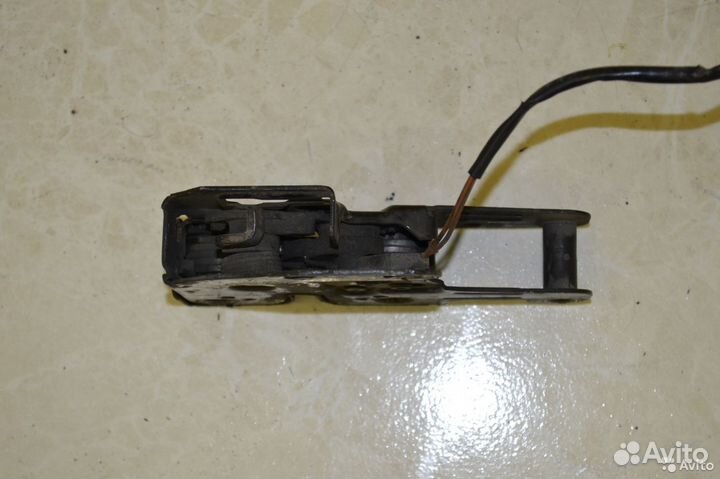 Замок капота Audi А4 B7