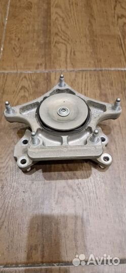 Подушка АКПП cls w218 с 2014-2017 выпуска 7gtronic