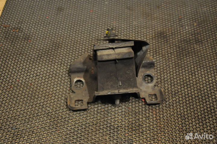 Подушка двигателя nissan Navara D40