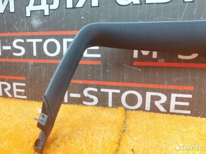 Обшивка двери багажника Volkswagen Golf 1K BLG