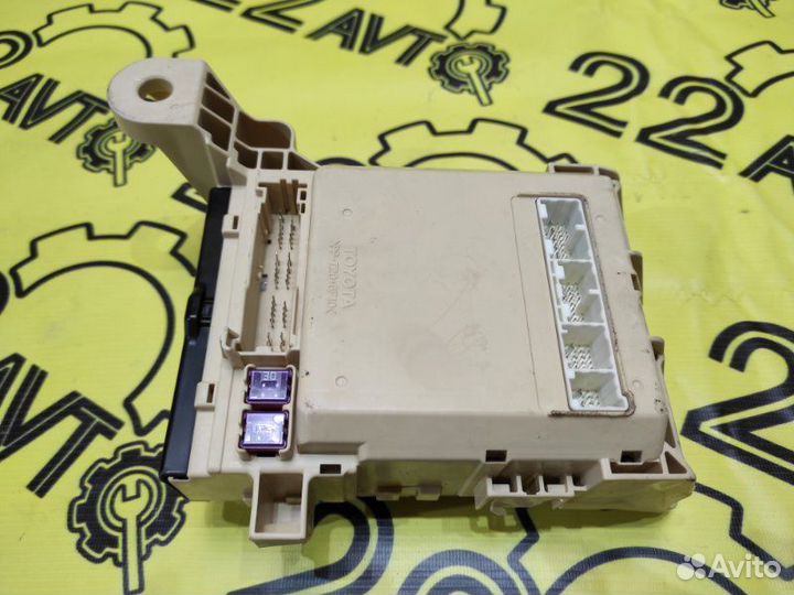 Блок предохранителей салона Toyota Camry ACV40