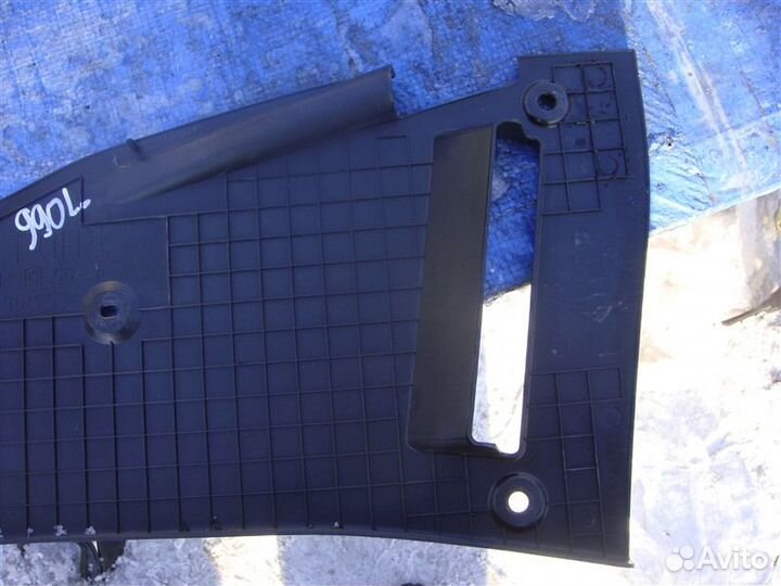 Декоративная крышка двс передняя левая Lexus Ls460