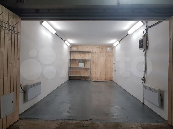 Гараж, > 30 м²