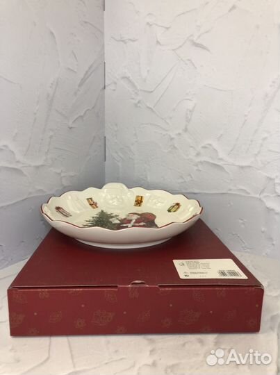 Новогодняя тарелка Toy's Fantasy Villeroy & Boch