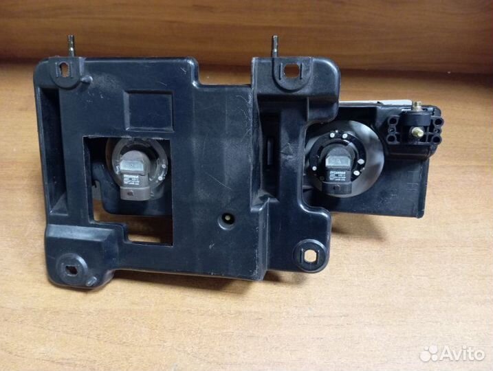 Фара передняя левая Chevrolet Suburban 1992-2006