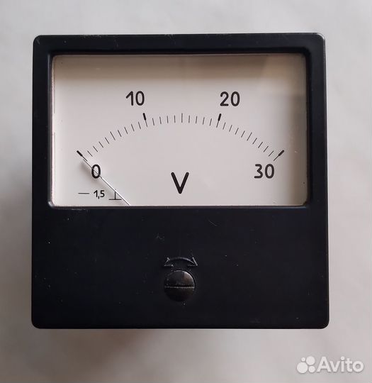 Вольтметр стрелочный
