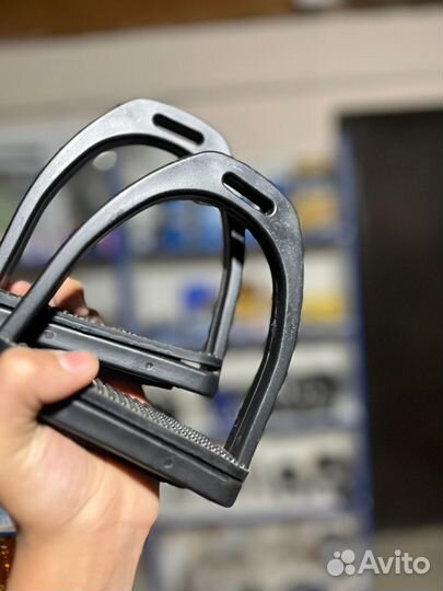 Стремена для седла