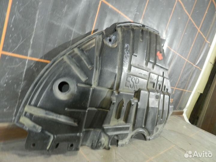 Пыльник двигателя правый - Lexus ES 6