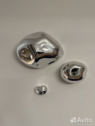 Декор на стену (металические шары) украшение