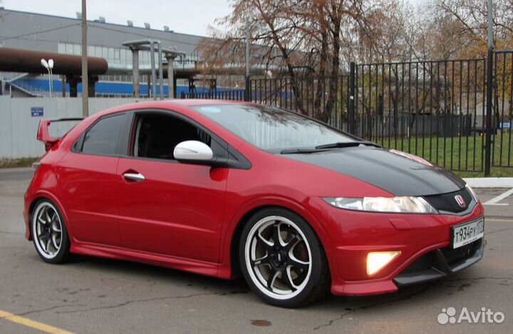Спойлер mugen Honda Civic 8 5D