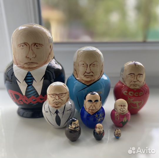 Матрешка политическая с изображением Путина
