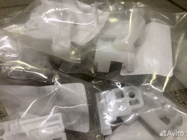 Clip-RM1-7269 - Защёлки крышки HP CP1025/M175/176