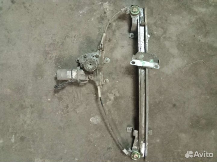 Электростеклоподъемник на Дэо Эспэро