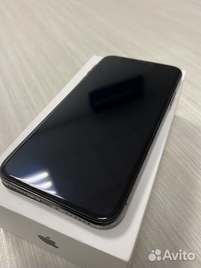 iPhone X, 64 ГБ