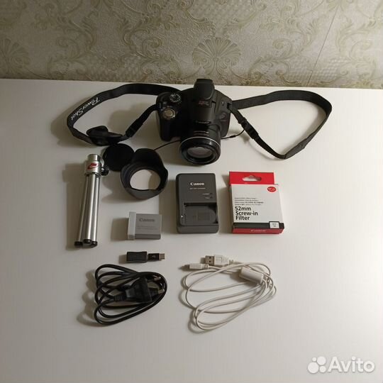 Зеркальный фотоаппарат Canon