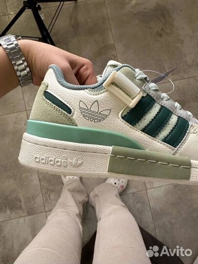 Кроссовки женские adidas