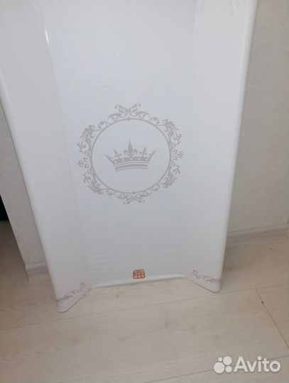 Пеленальная доска на кроватку