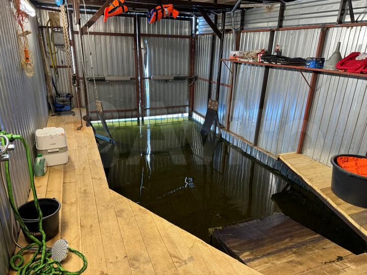 Гараж, > 30 м²