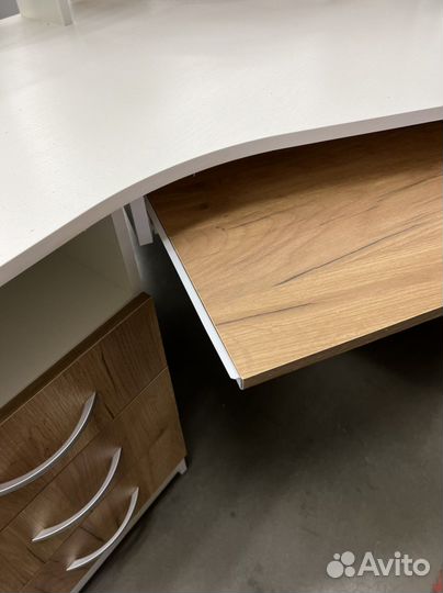 Стол компьютерный