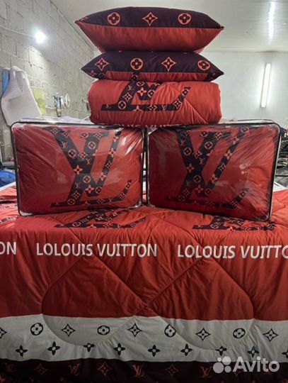 Постельное белье с готовым одеялом и подушками