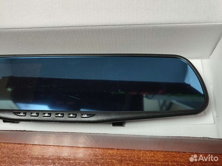 Зеркало заднего вида с видео регистратором