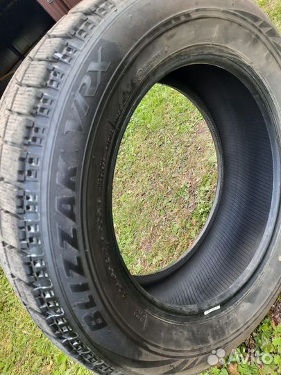 Bridgestone Blizzak VRX 225/60 R17 99S