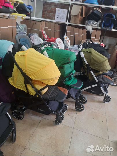 Прогулочная коляска новая