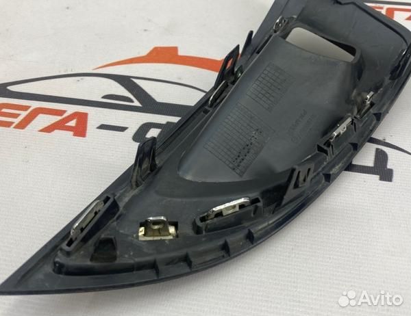 Накладка противотуманной фары передняя левая