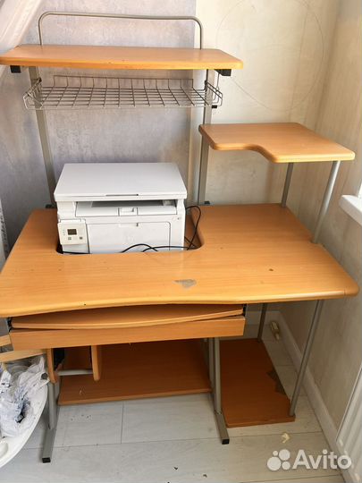 Компьютерный стол и стул