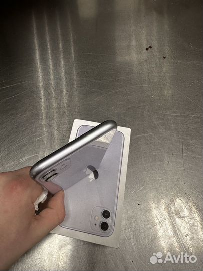 iPhone 11, 64 ГБ