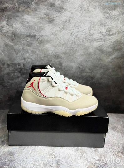 Nike AIR Jordan 11 beige