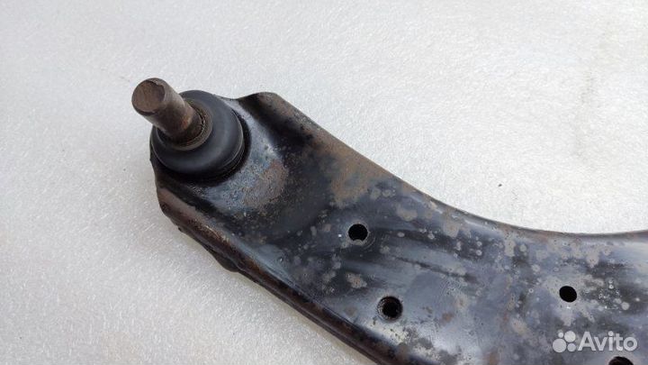 Рычаг подвески передний правый Mazda 3 BL Z6 2011