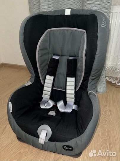 Автомобильное кресло